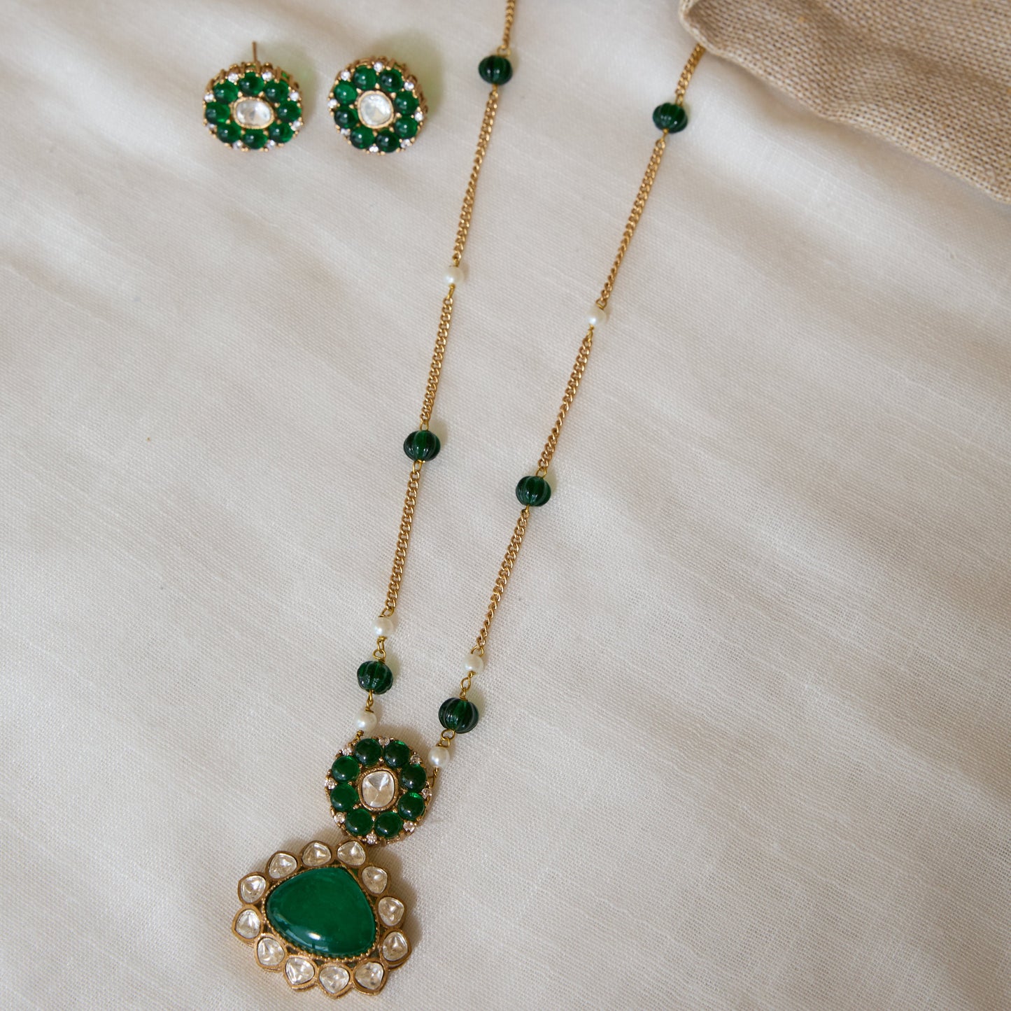 Emerald Polki Pendant Necklace and Earrings Set
