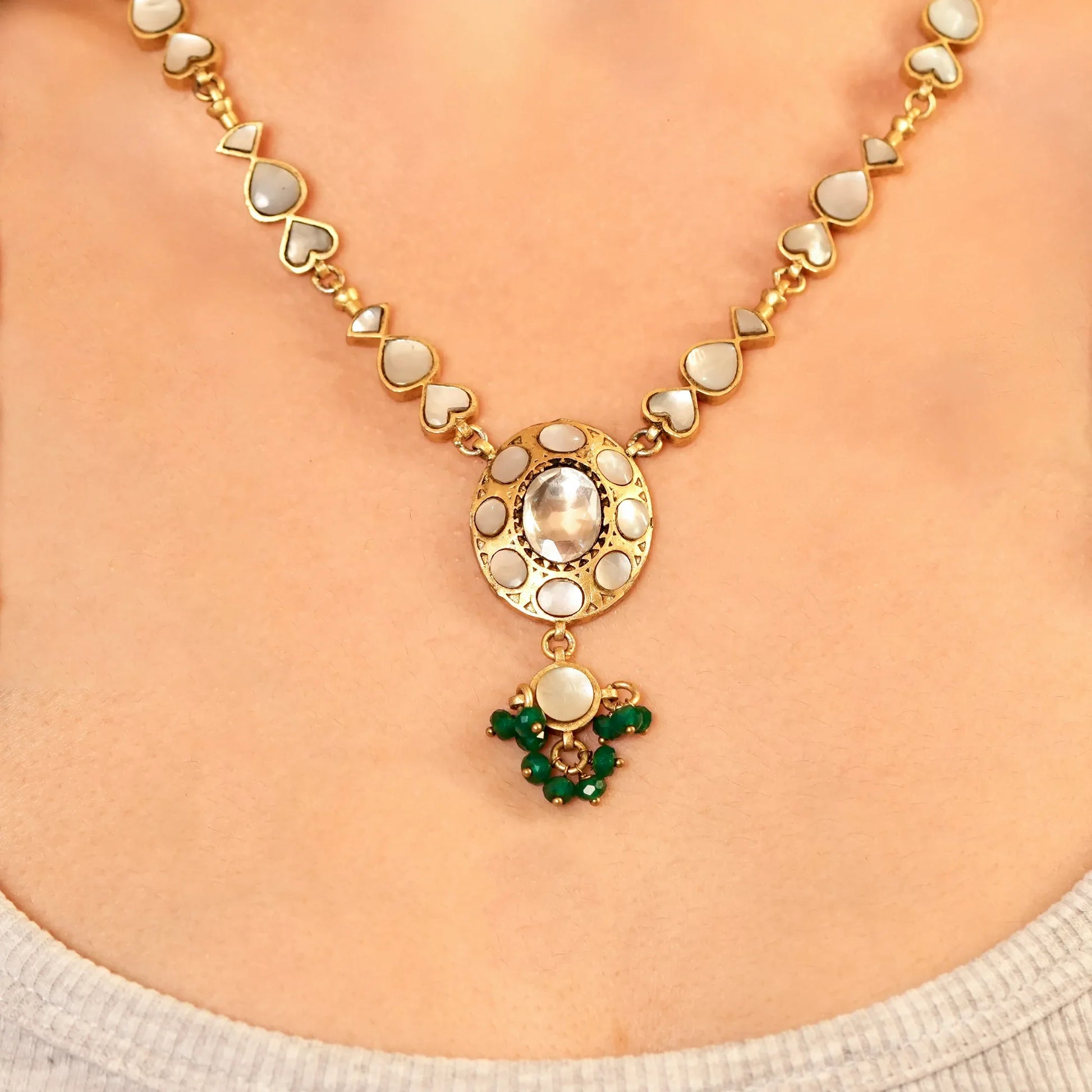 Mother-of-Pearl Polki Necklace Set - Malaiyyo