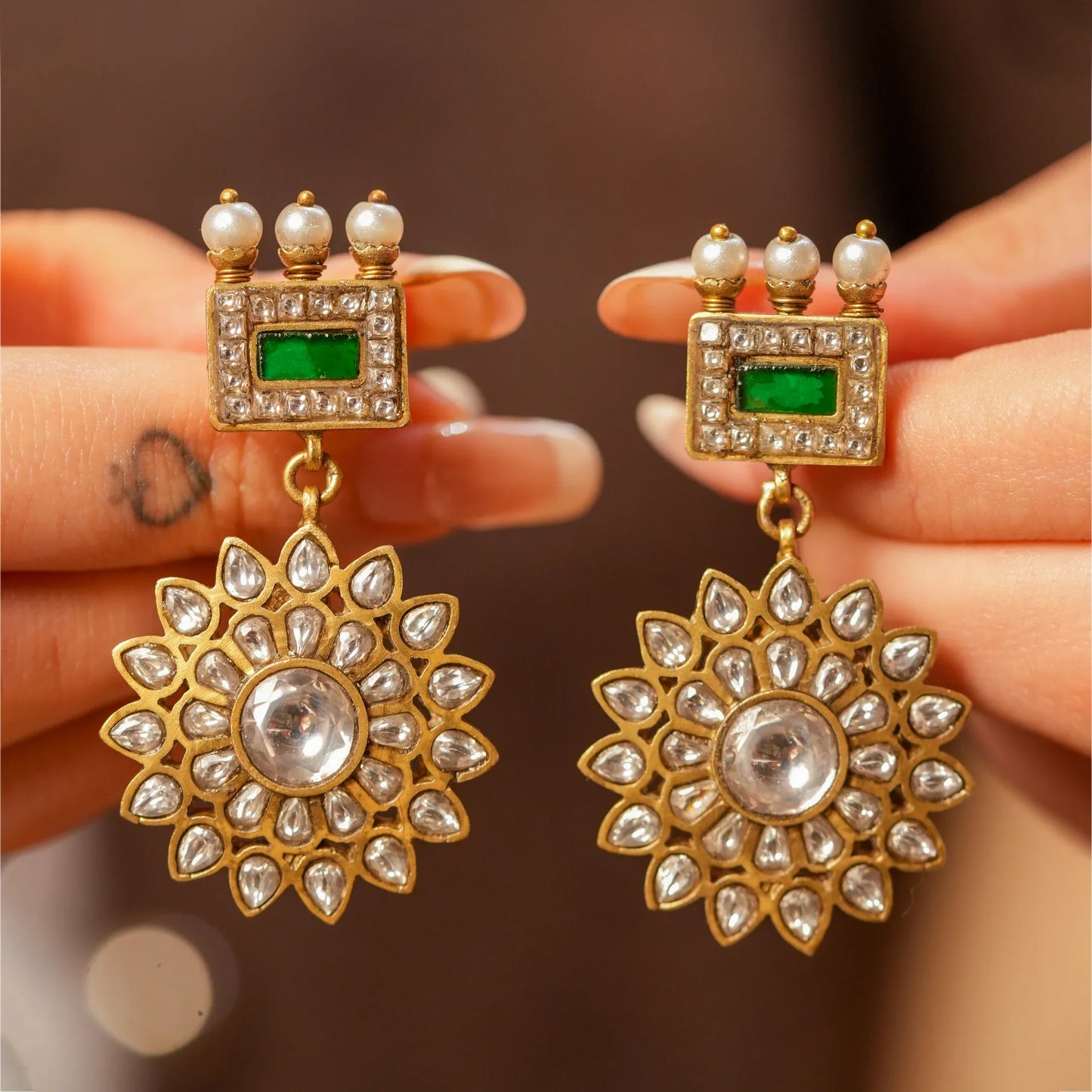 Emerald Frame Floral Drop Earrings - Malaiyyo