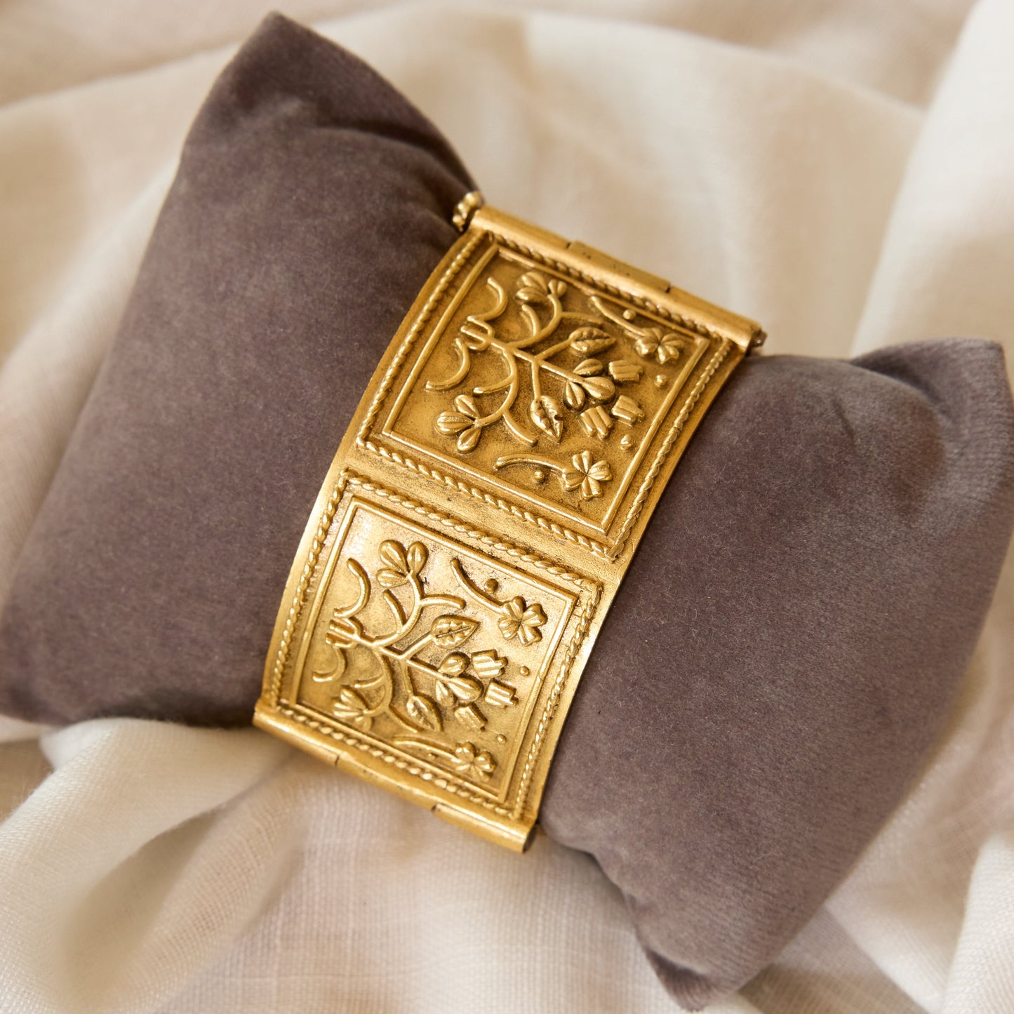 Royal Armour Polki Matte Gold Cuff