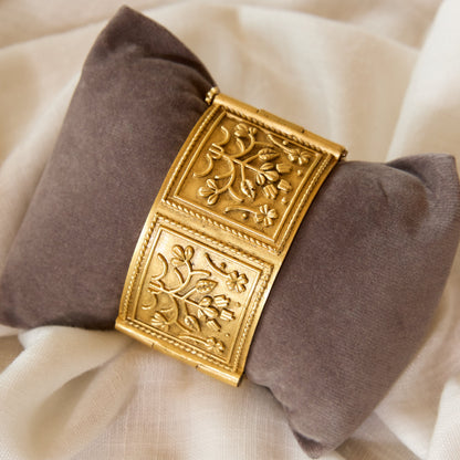 Royal Armour Polki Matte Gold Cuff
